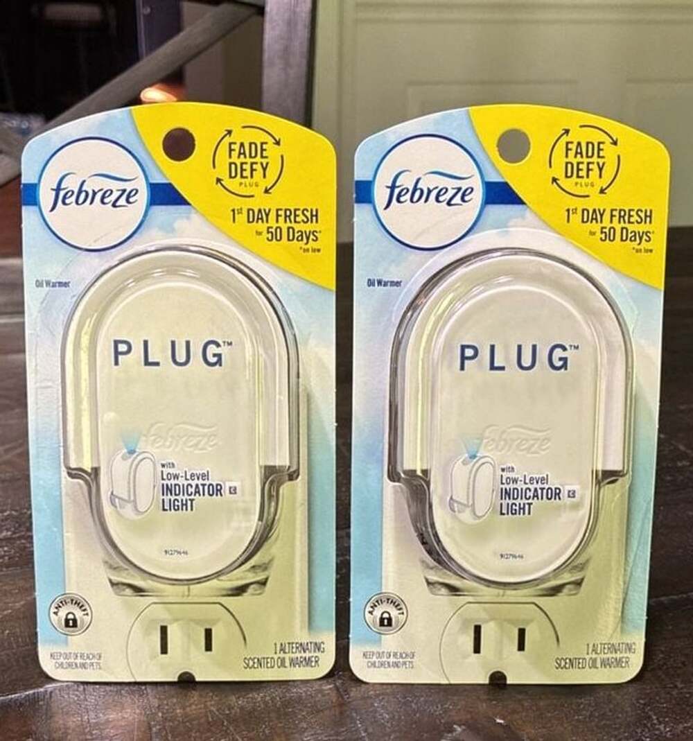Febreze Fade Defy Plug In Scented Oil Warmer 2 Pack New
